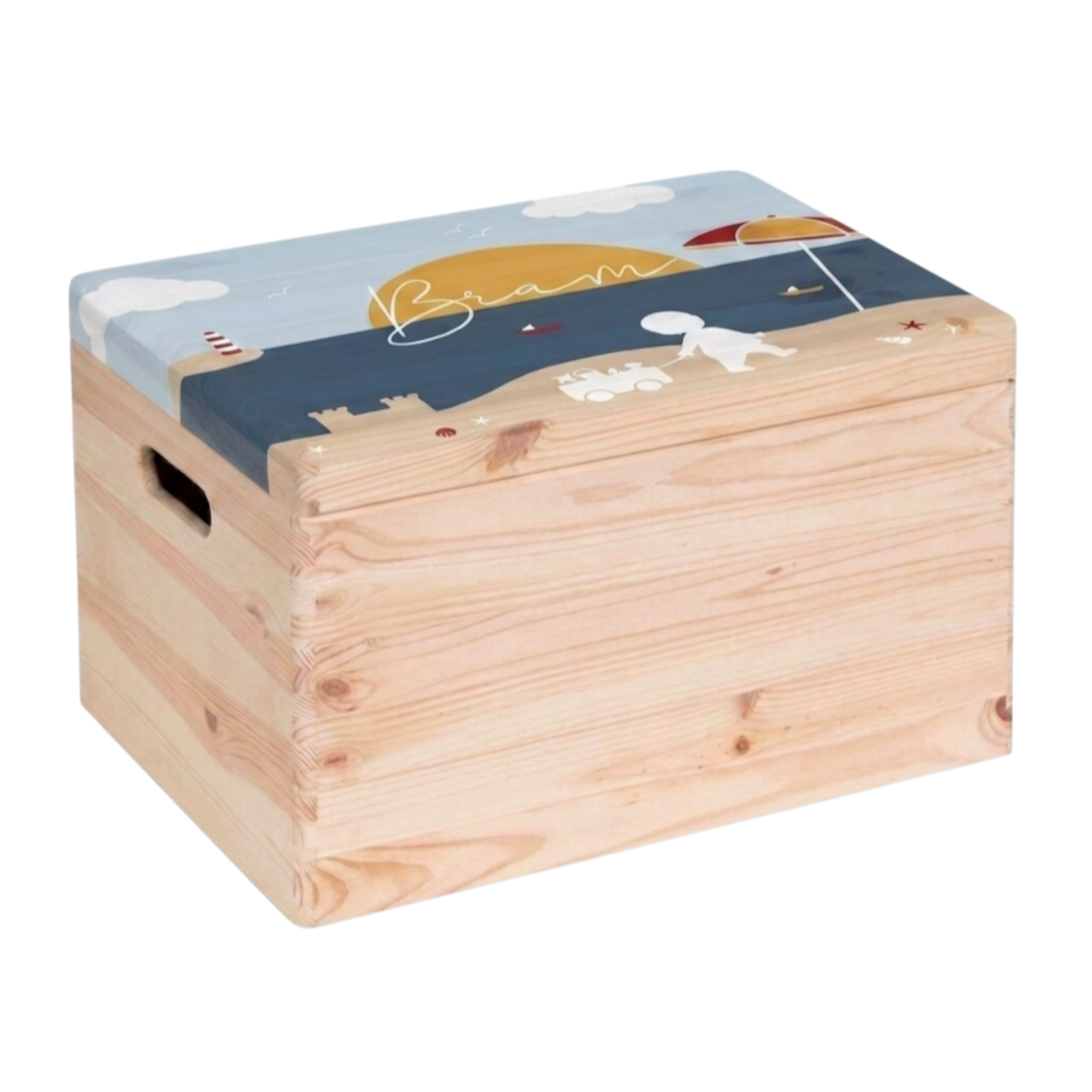Houten mijlpaalbox met geschilderd zee‑tafereel op de deksel, inclusief boot, wolken en naam Bram.